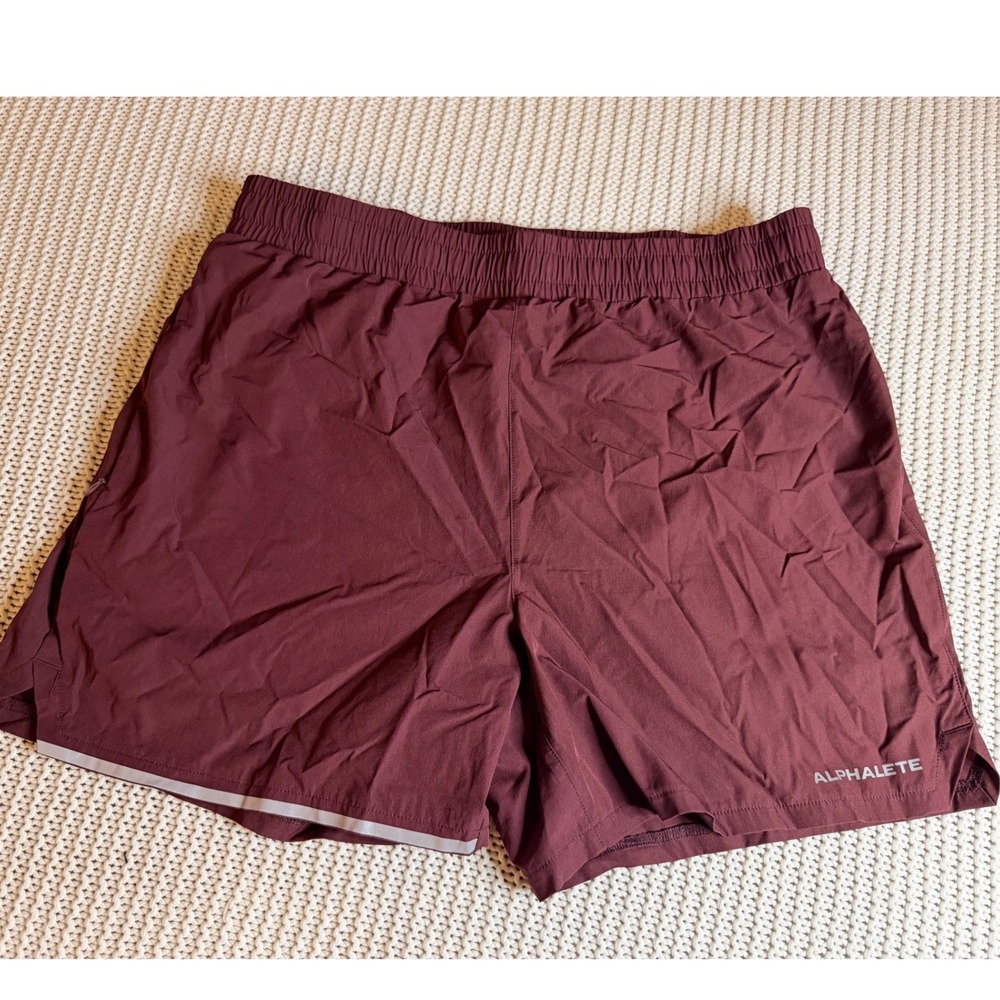 Alphalete Mens Athletic Gym Shorts Burgundy Maroon XL Stretchy Running Shorts
